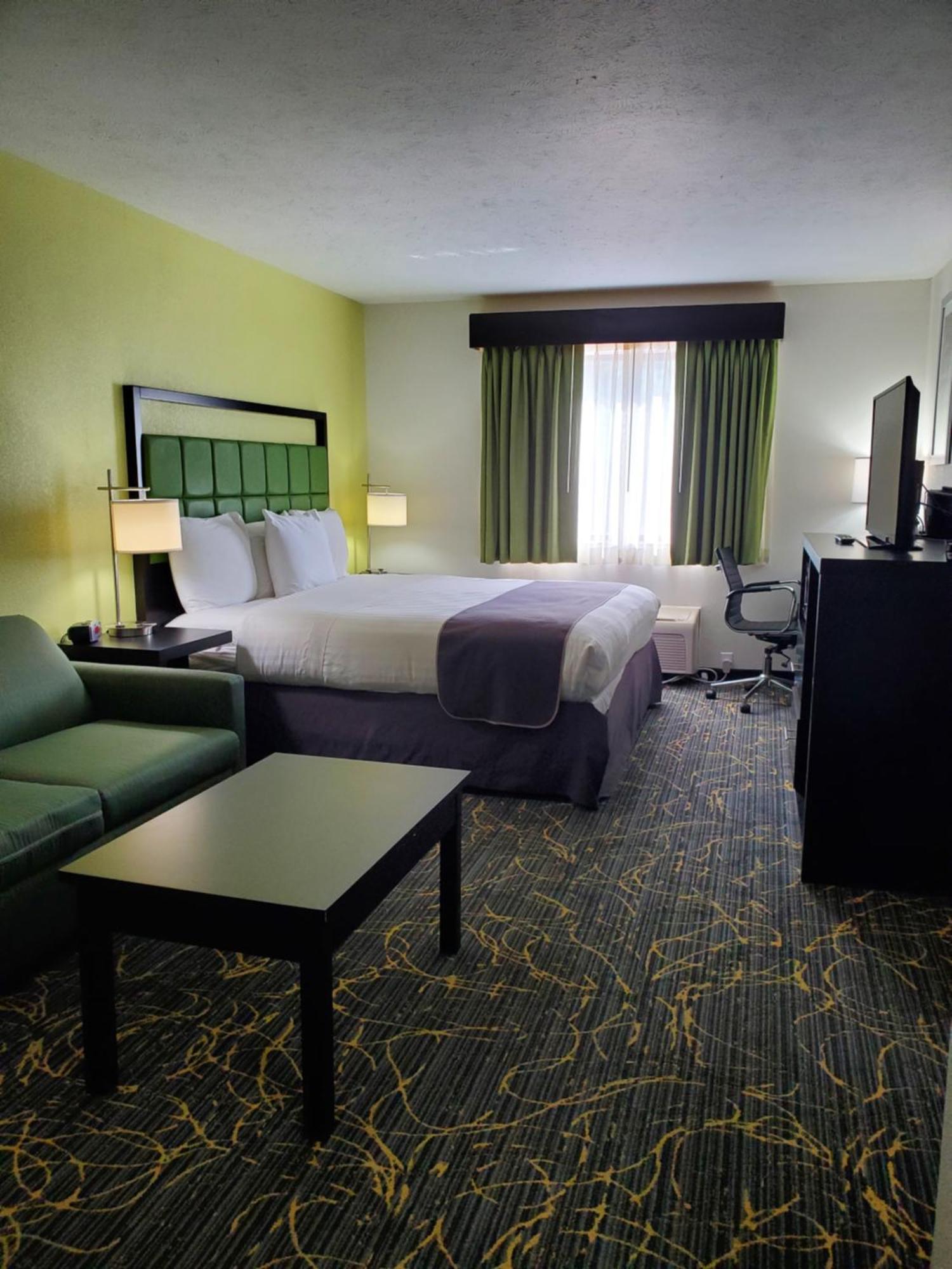 Americinn And Suites By Wyndham Delafield-Waukesha-Milwaukee Exterior foto