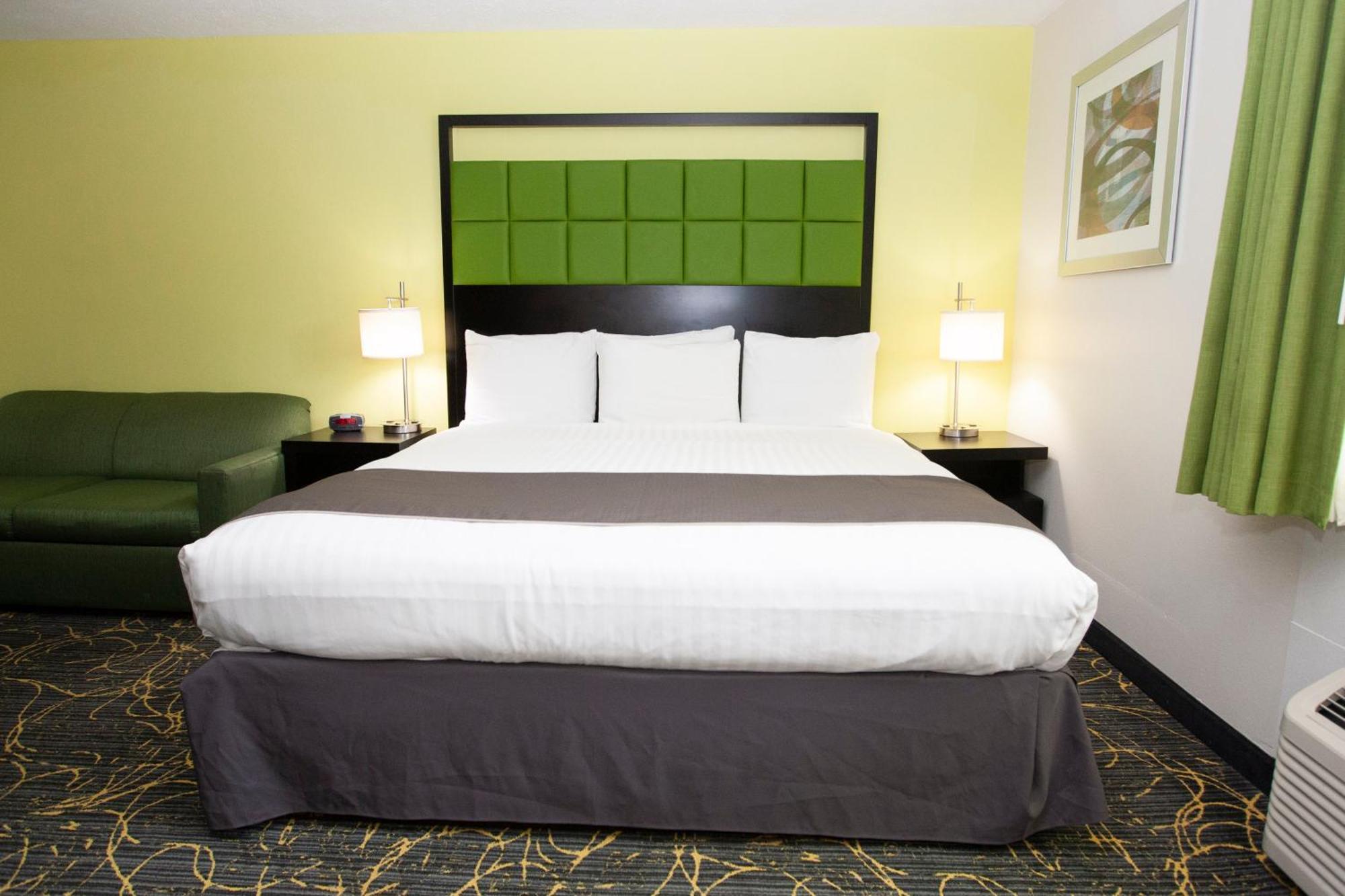 Americinn And Suites By Wyndham Delafield-Waukesha-Milwaukee Exterior foto